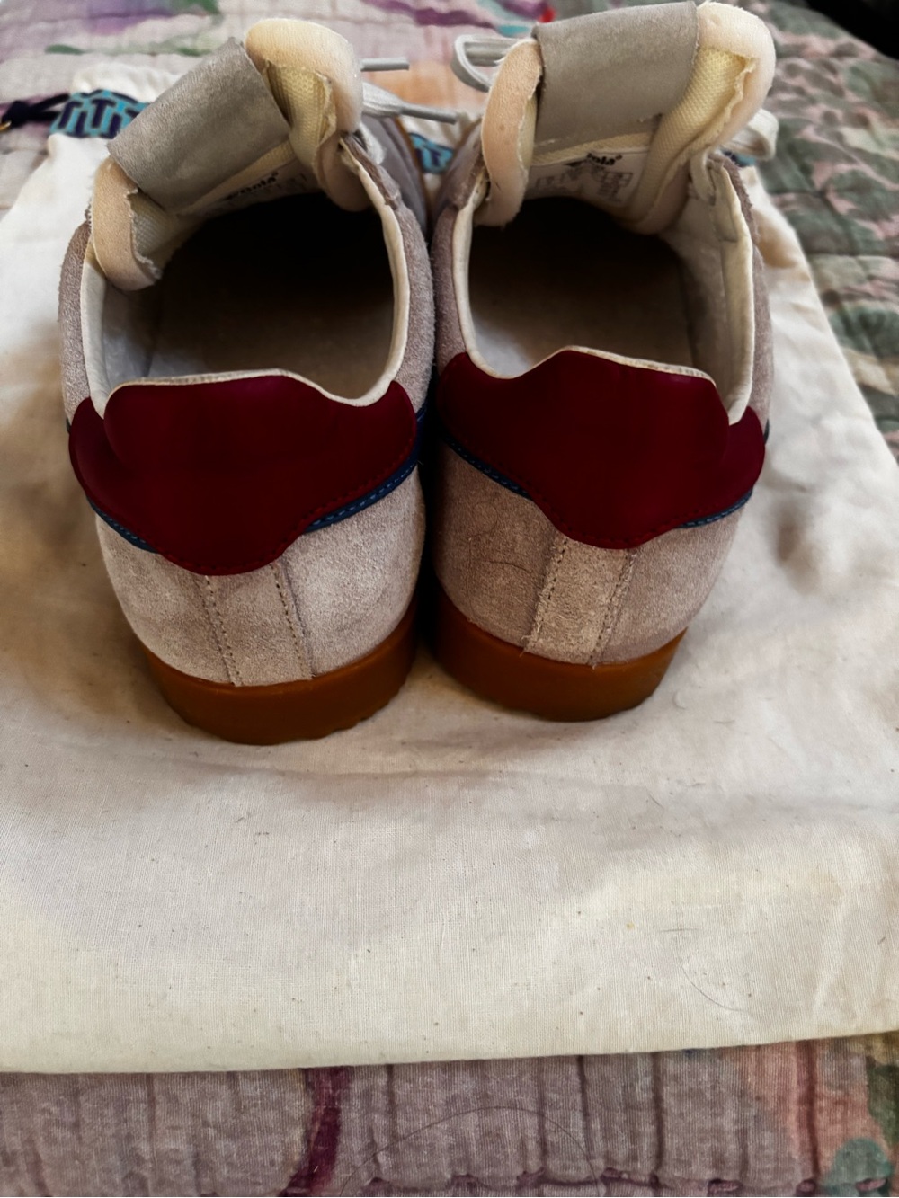 Gola Women's Suede Sneakers in Light purple/gray, Navy & Gum, size 8. - Picture 3 of 5